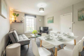 Cambridge 3 bedroom flat with private parking